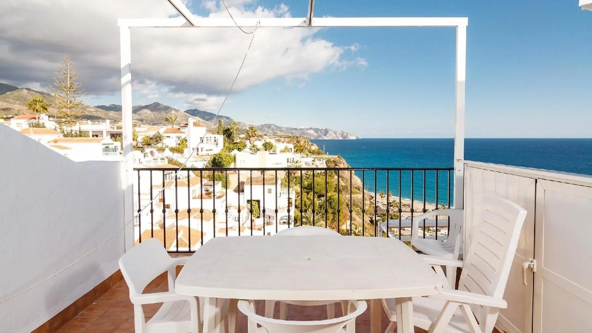 Apartment Ferienwohnung Fuer 6 Personen Ca 90 Qm In Nerja, Andalusien Costa Del Sol