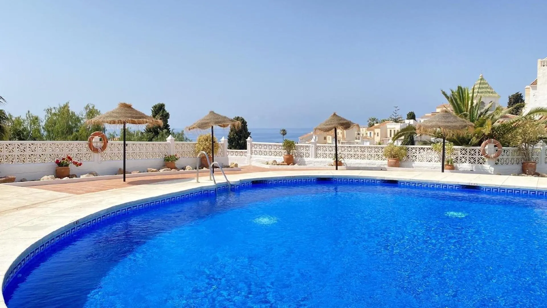 Apartment Ferienwohnung Fuer 6 Personen Ca 90 Qm In Nerja, Andalusien Costa Del Sol